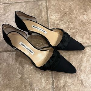Manolo Blahnik kitten heel pumps in great condition. EUR size 38 1/2
